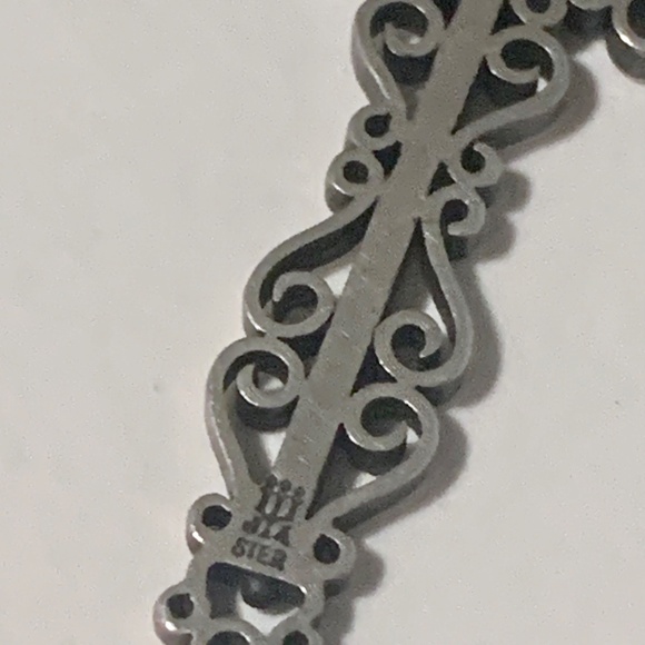 James Avery Retired Victorian Style Ornate Sterling Silver Cross & Chain - Picture 5 of 6